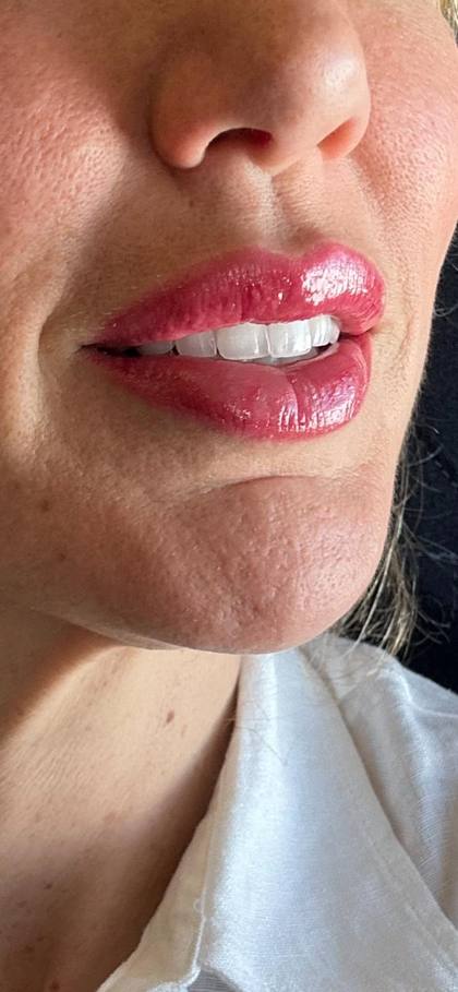 Lèvres — rouge glossy éclatant